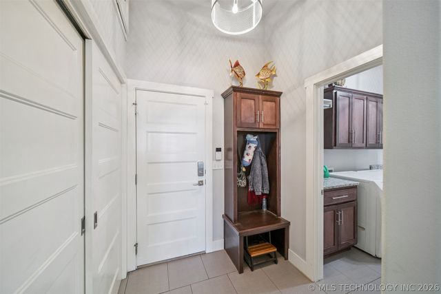 1108 Colhurst Lane, Claremore, OK 74019