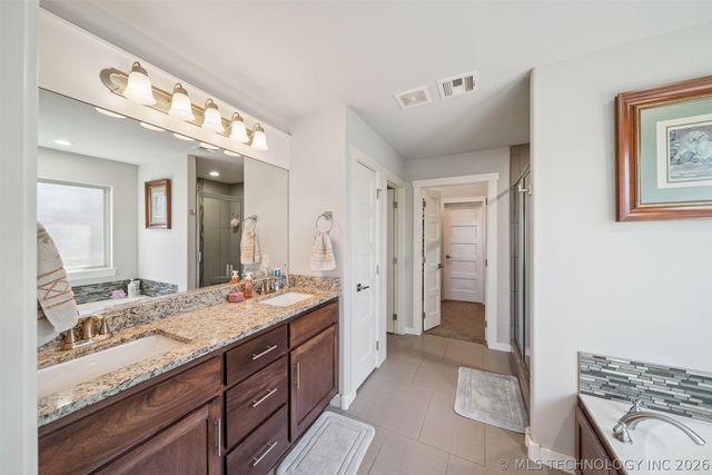 1108 Colhurst Lane, Claremore, OK 74019