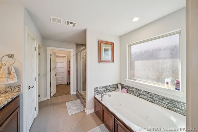 1108 Colhurst Lane, Claremore, OK 74019