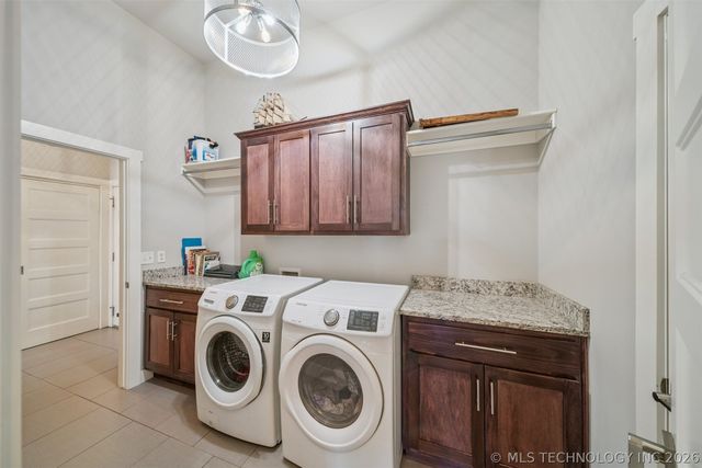 1108 Colhurst Lane, Claremore, OK 74019