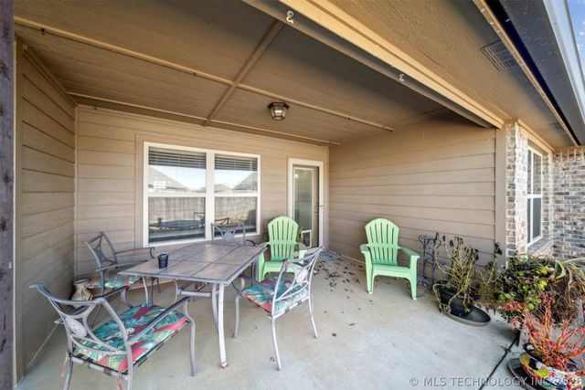 1108 Colhurst Lane, Claremore, OK 74019