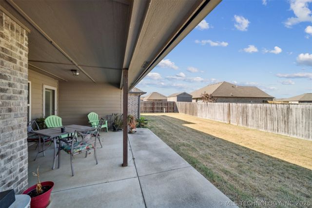 1108 Colhurst Lane, Claremore, OK 74019