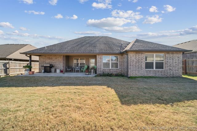 1108 Colhurst Lane, Claremore, OK 74019