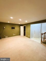 7034 GATTON SQ, Alexandria, VA 22315