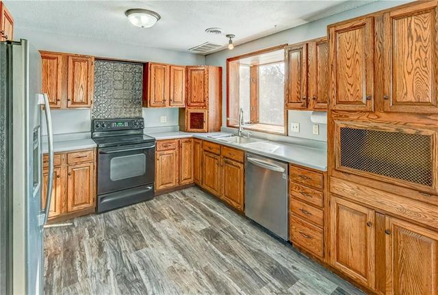 10 Bluebird Drive, Agency, MO 64401