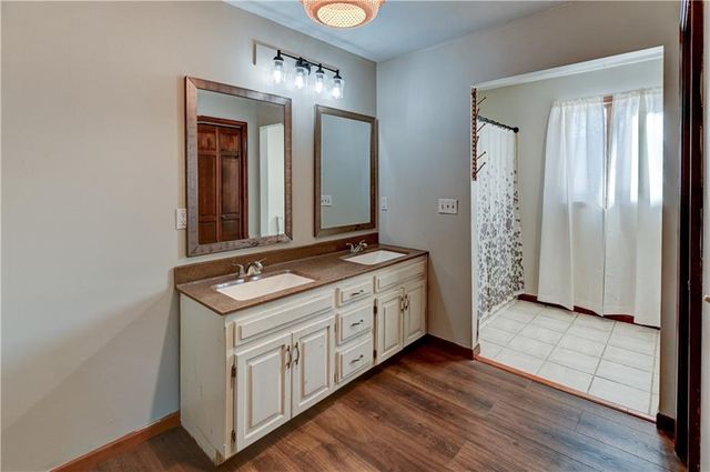 10 Bluebird Drive, Agency, MO 64401