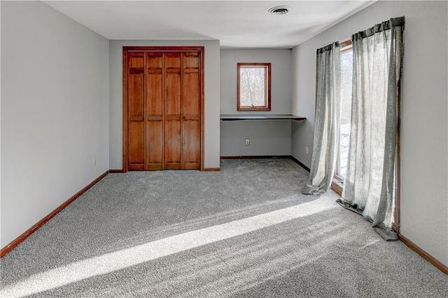 10 Bluebird Drive, Agency, MO 64401