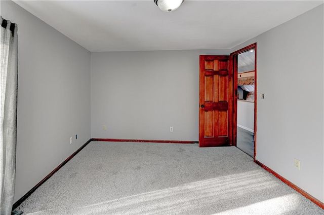 10 Bluebird Drive, Agency, MO 64401