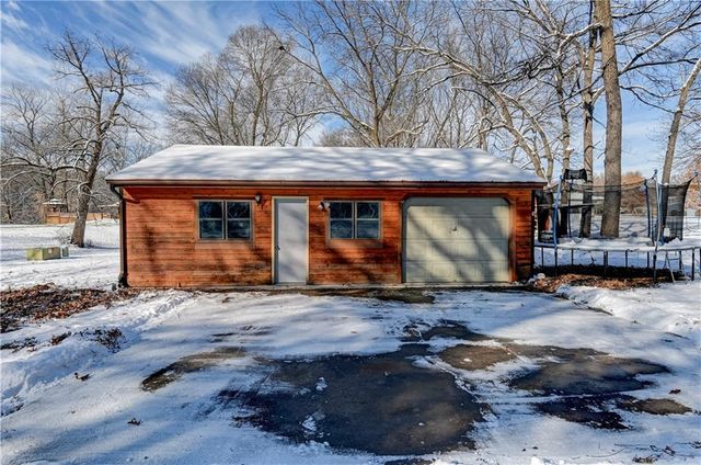 10 Bluebird Drive, Agency, MO 64401