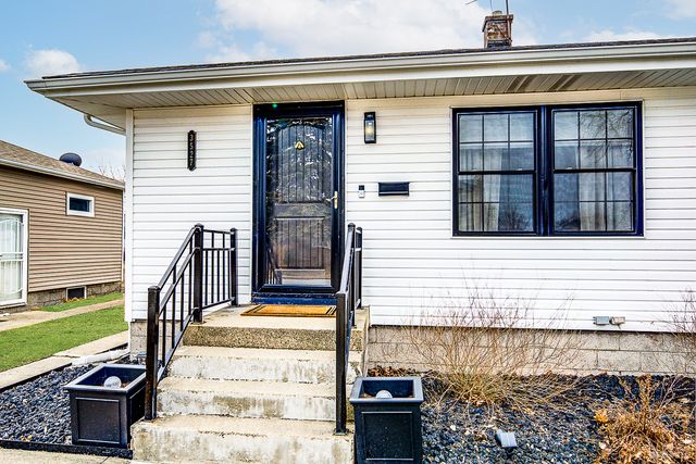 3527 Lake Street, Lansing, IL 60438