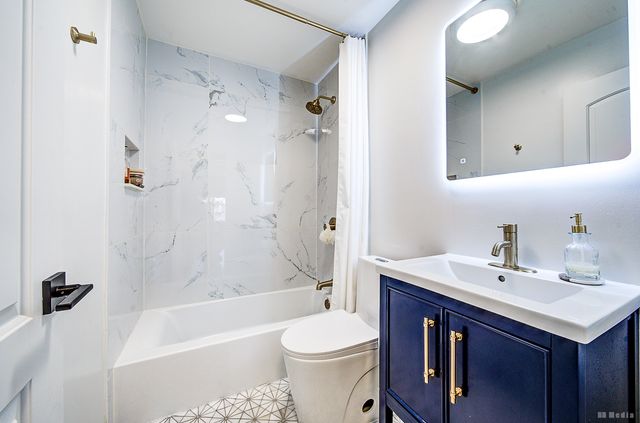 3527 Lake Street, Lansing, IL 60438