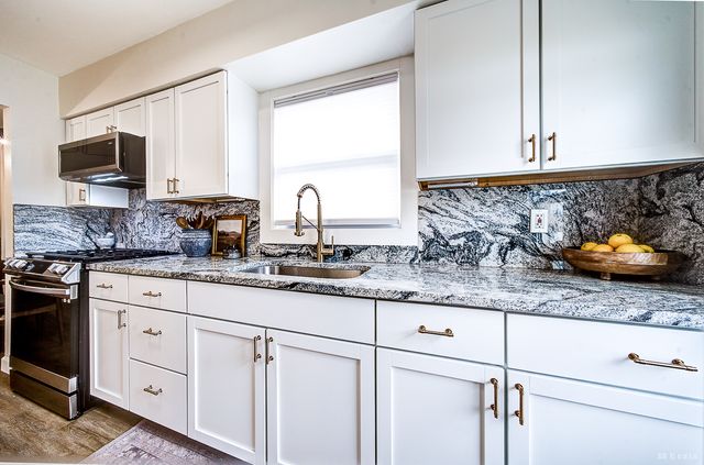 3527 Lake Street, Lansing, IL 60438