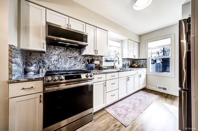 3527 Lake Street, Lansing, IL 60438