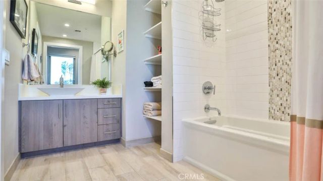 3025 Byron Street 201, Point Loma, CA 92106