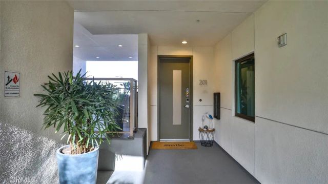 3025 Byron Street 201, Point Loma, CA 92106