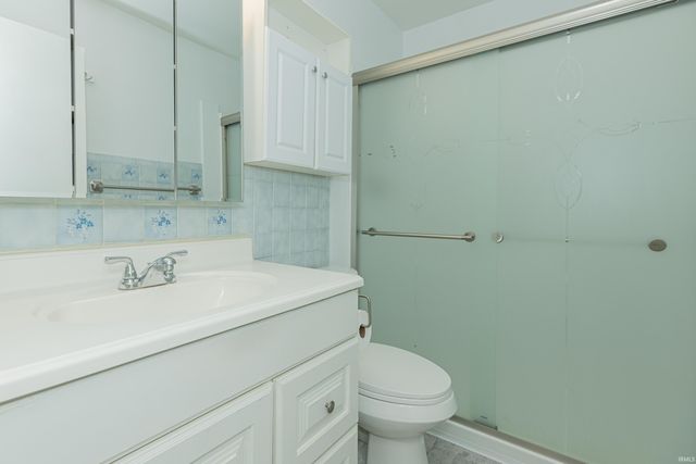 923 Forest Glen Drive, Evansville, IN 47712