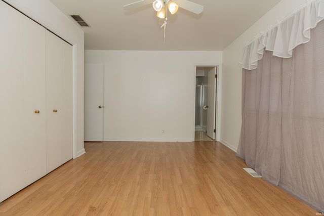 923 Forest Glen Drive, Evansville, IN 47712