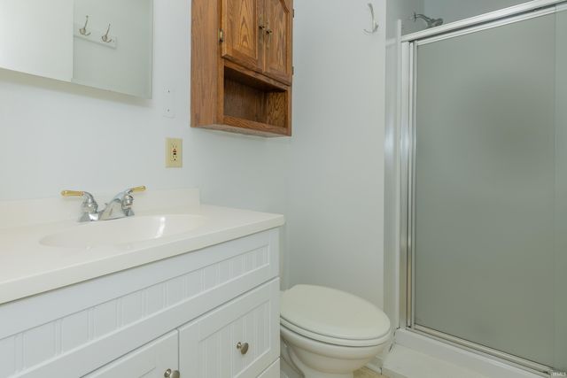 923 Forest Glen Drive, Evansville, IN 47712
