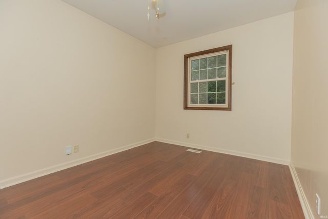 923 Forest Glen Drive, Evansville, IN 47712