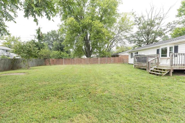 923 Forest Glen Drive, Evansville, IN 47712