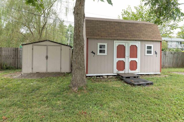 923 Forest Glen Drive, Evansville, IN 47712