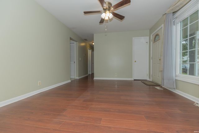 923 Forest Glen Drive, Evansville, IN 47712