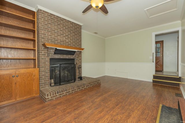 923 Forest Glen Drive, Evansville, IN 47712