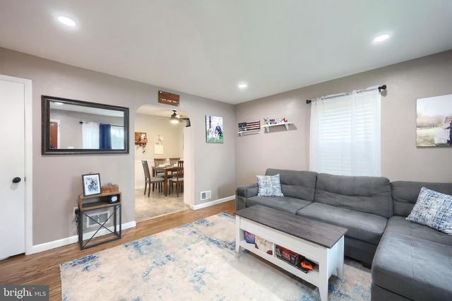 1006 E WALNUT ST, Hanover, PA 17331