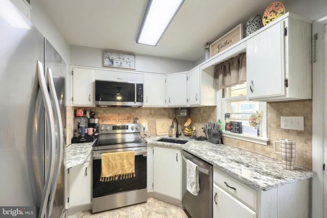 1006 E WALNUT ST, Hanover, PA 17331