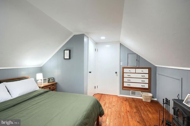 1006 E WALNUT ST, Hanover, PA 17331