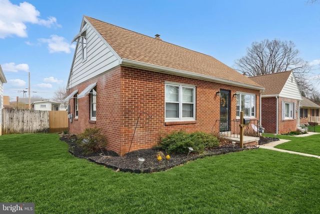 1006 E WALNUT ST, Hanover, PA 17331