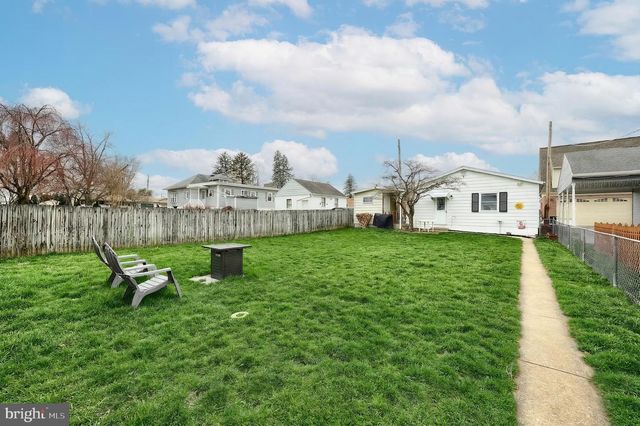 1006 E WALNUT ST, Hanover, PA 17331