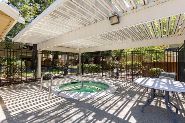 683 Center, Martinez, CA 94553