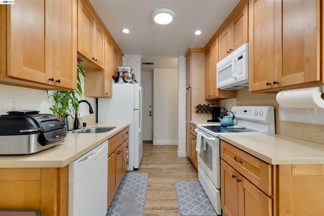 683 Center, Martinez, CA 94553