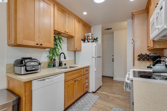 683 Center, Martinez, CA 94553