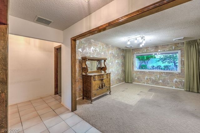 2135 South Cimarron Road, Las Vegas, NV 89117