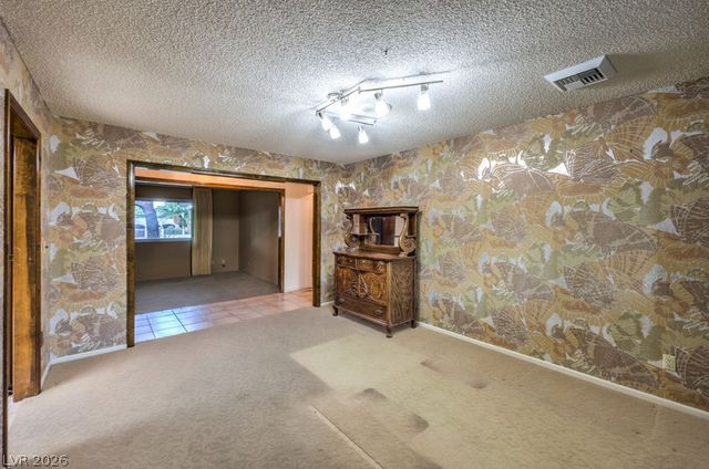2135 South Cimarron Road, Las Vegas, NV 89117