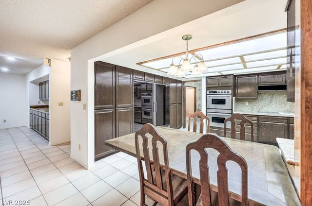 2135 South Cimarron Road, Las Vegas, NV 89117