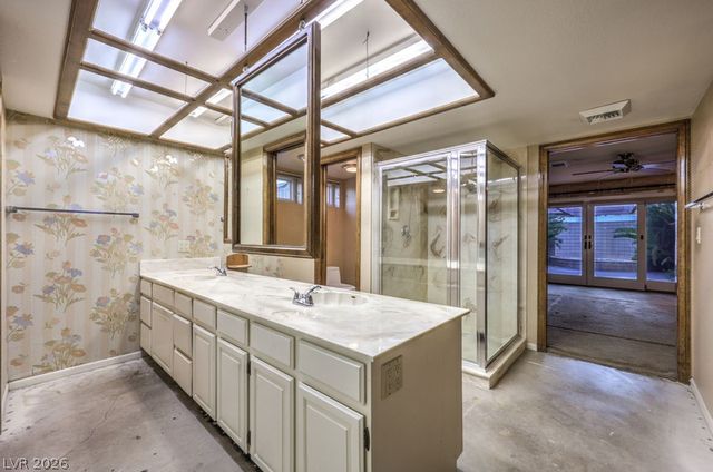 2135 South Cimarron Road, Las Vegas, NV 89117