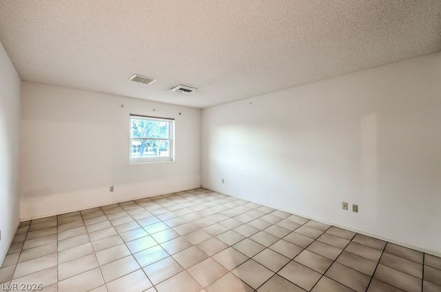 2135 South Cimarron Road, Las Vegas, NV 89117