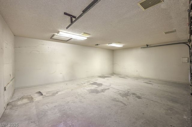 2135 South Cimarron Road, Las Vegas, NV 89117