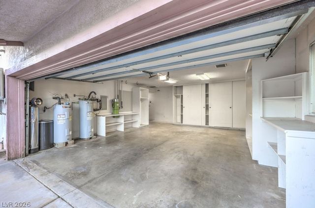 2135 South Cimarron Road, Las Vegas, NV 89117