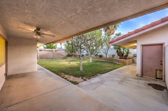 2135 South Cimarron Road, Las Vegas, NV 89117