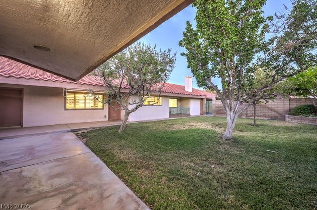 2135 South Cimarron Road, Las Vegas, NV 89117