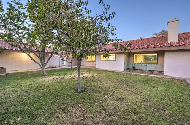 2135 South Cimarron Road, Las Vegas, NV 89117