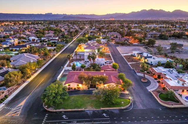 2135 South Cimarron Road, Las Vegas, NV 89117