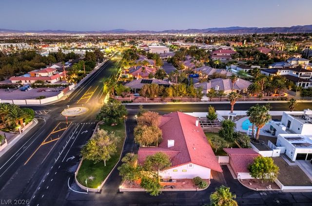 2135 South Cimarron Road, Las Vegas, NV 89117