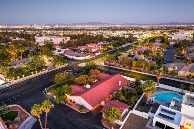 2135 South Cimarron Road, Las Vegas, NV 89117