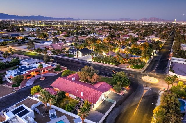 2135 South Cimarron Road, Las Vegas, NV 89117