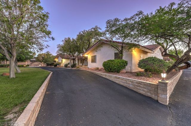 2135 South Cimarron Road, Las Vegas, NV 89117